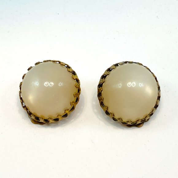 Vintage 1960s Clip ons Earrings Half Sphere Cream Coloured Stone Gold Tone - Picture 2 of 6